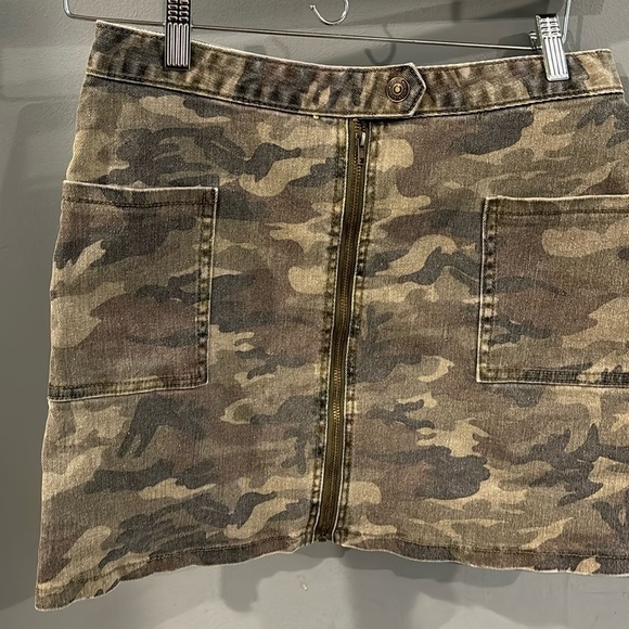 Pookie & Sebastian Dresses & Skirts - Pookie & Sebastian Camouflage Mini Skirt Size S